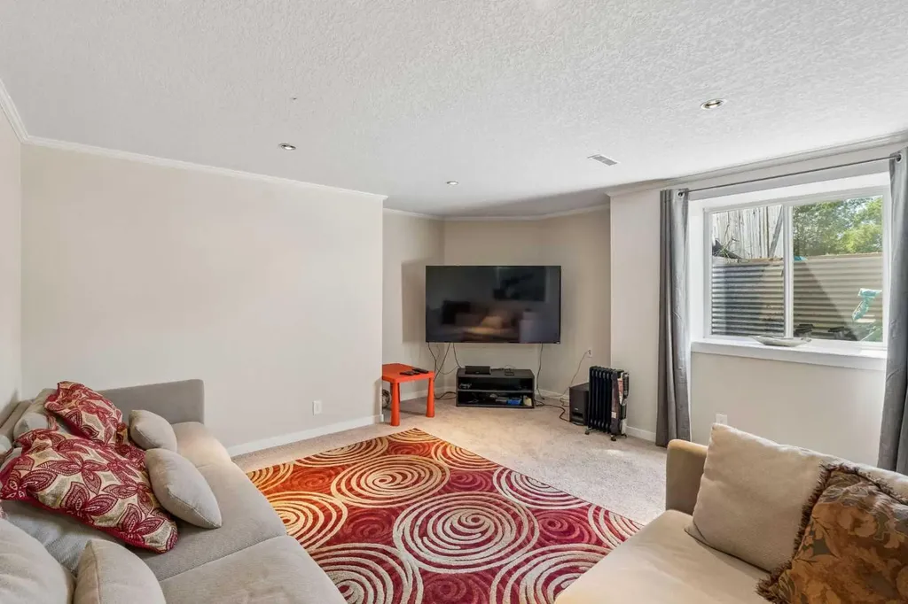 86 Tuscany Ravine Road NW Calgary AB T3L 2R9