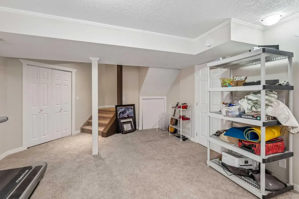 86 Tuscany Ravine Road NW Calgary AB T3L 2R9