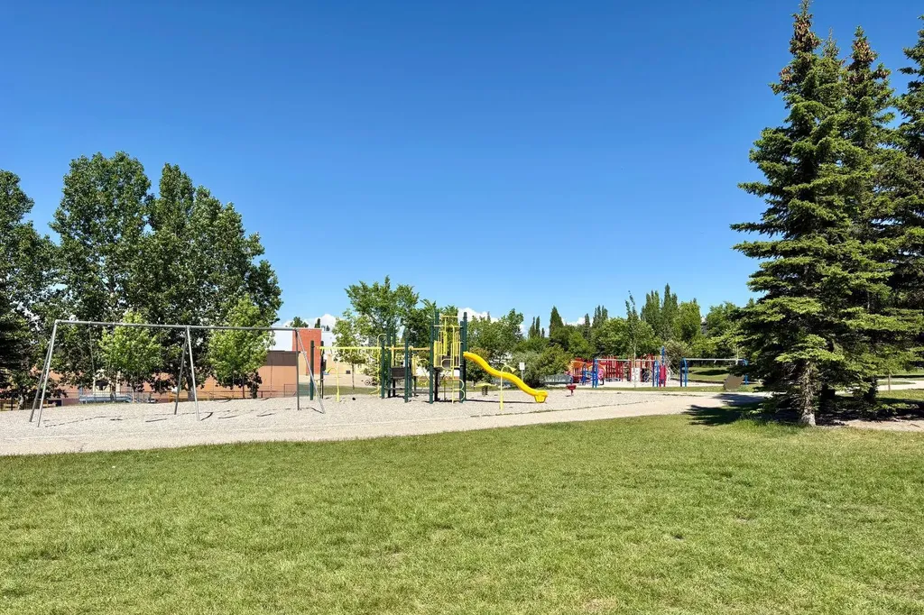 86 Tuscany Ravine Road NW Calgary AB T3L 2R9
