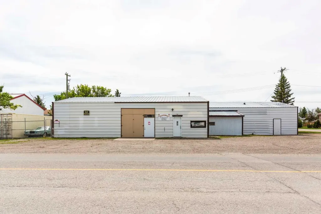 604 12 Street Fort Macleod AB T0L 0Z0