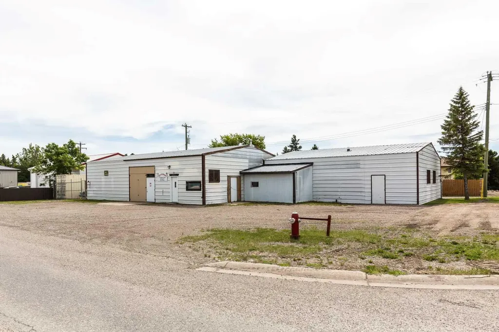 604 12 Street Fort Macleod AB T0L 0Z0