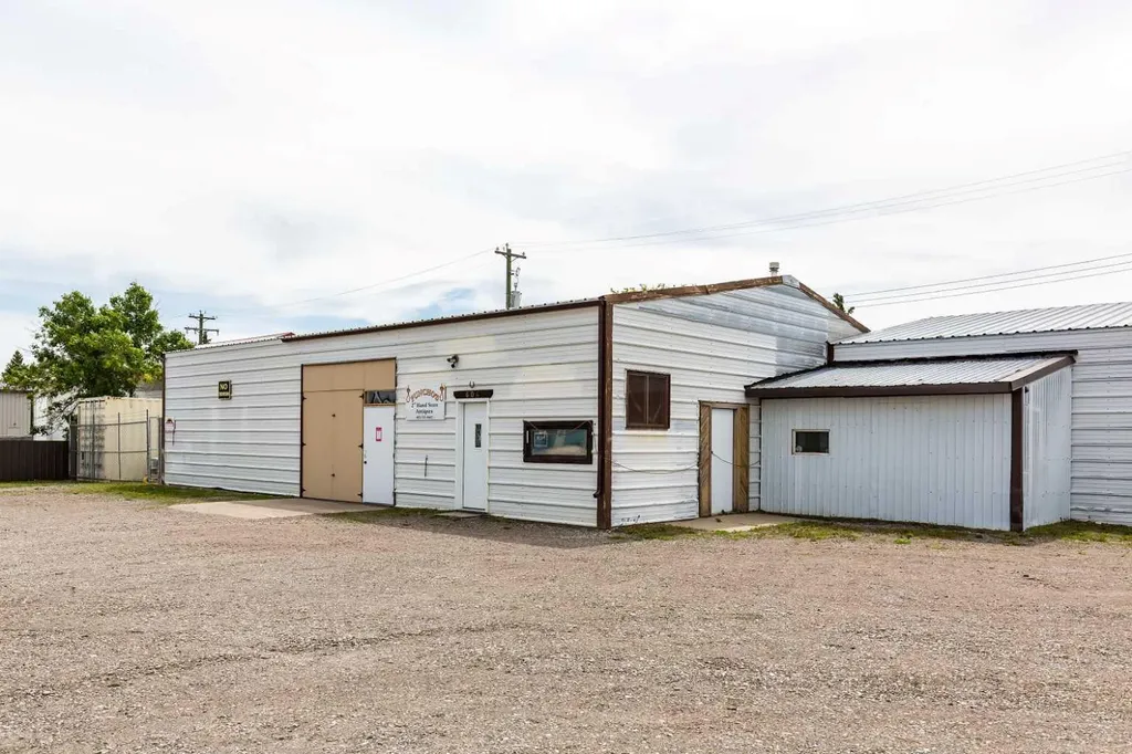604 12 Street Fort Macleod AB T0L 0Z0