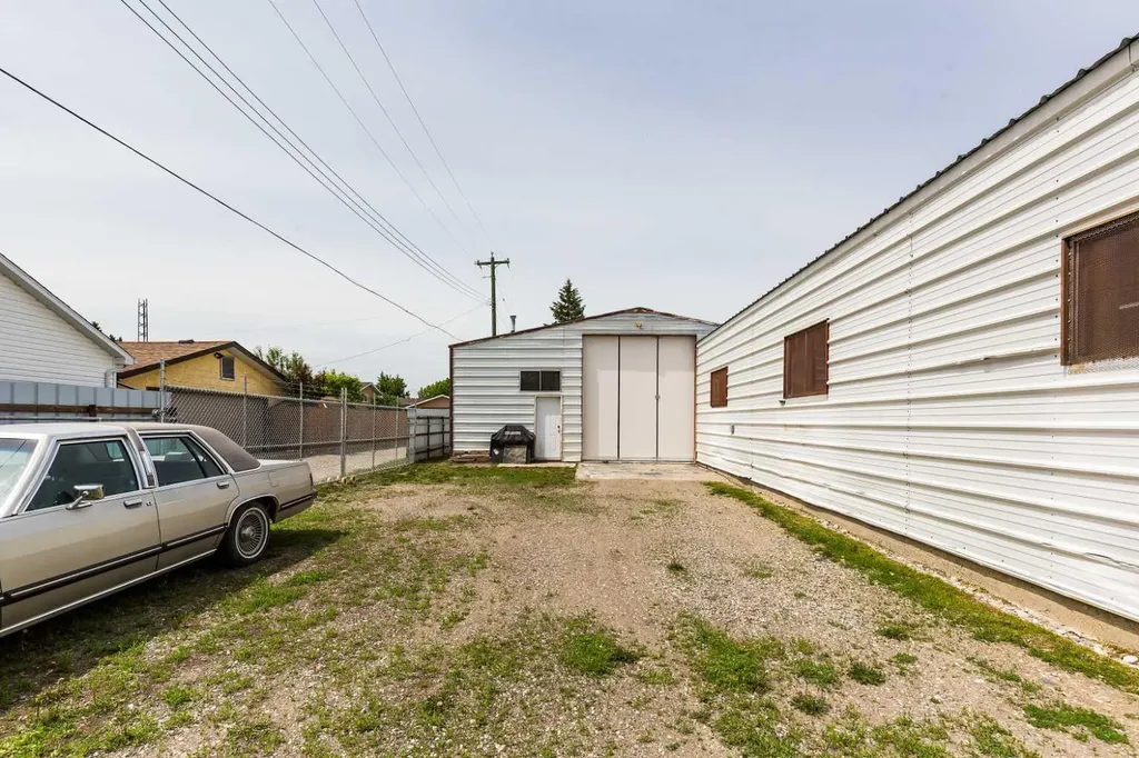 604 12 Street Fort Macleod AB T0L 0Z0