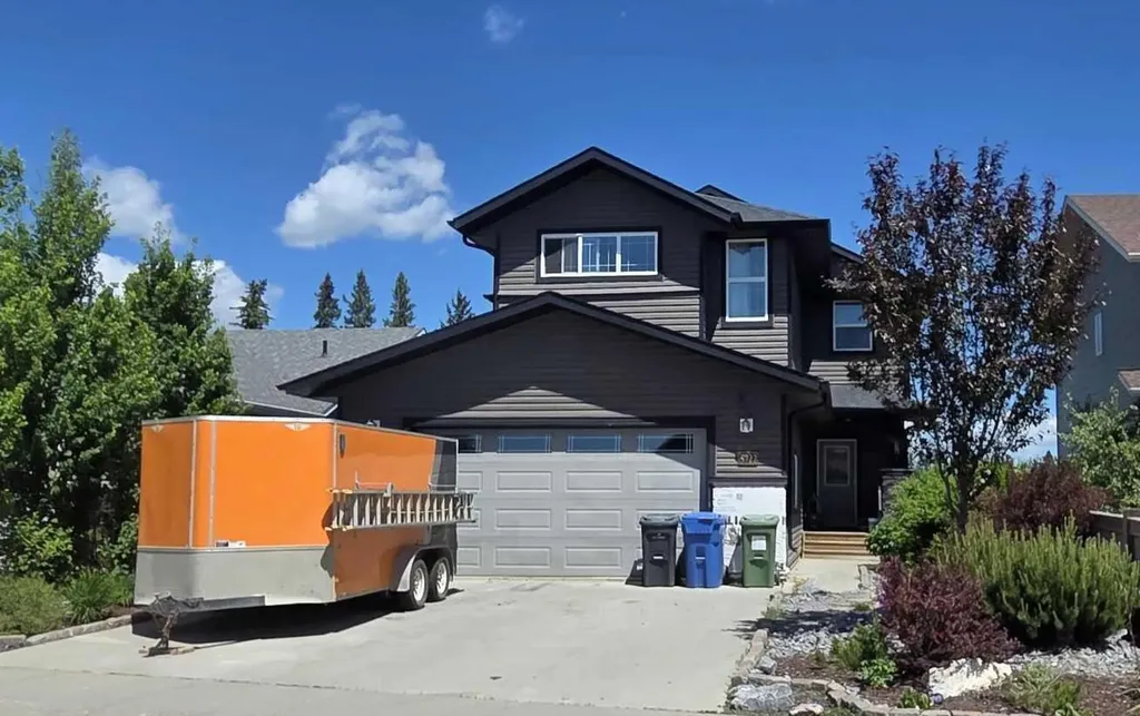 5722 45 Avenue Close Rocky Mountain House AB T4T 0B5