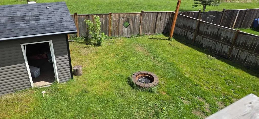 5722 45 Avenue Close Rocky Mountain House AB T4T 0B5