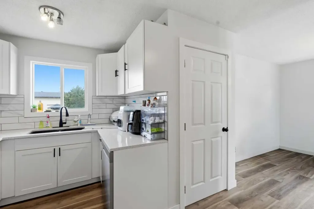 5640 Temple Drive NE Calgary AB T1Y 3Z7