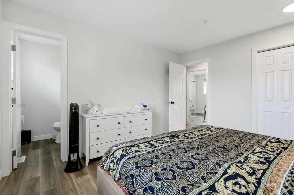5640 Temple Drive NE Calgary AB T1Y 3Z7