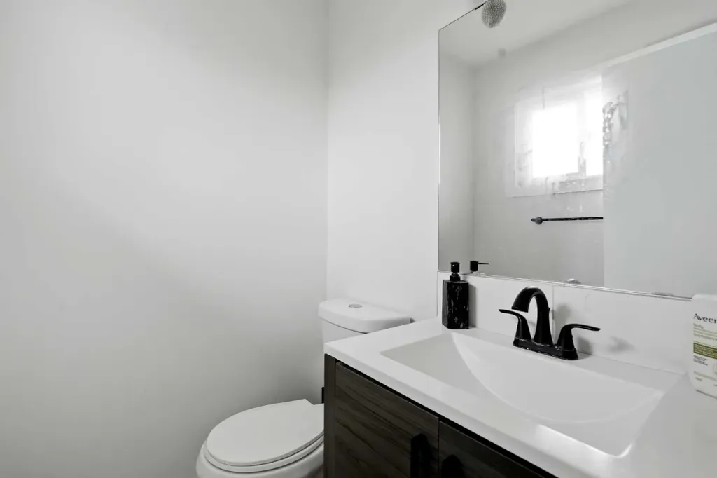 5640 Temple Drive NE Calgary AB T1Y 3Z7