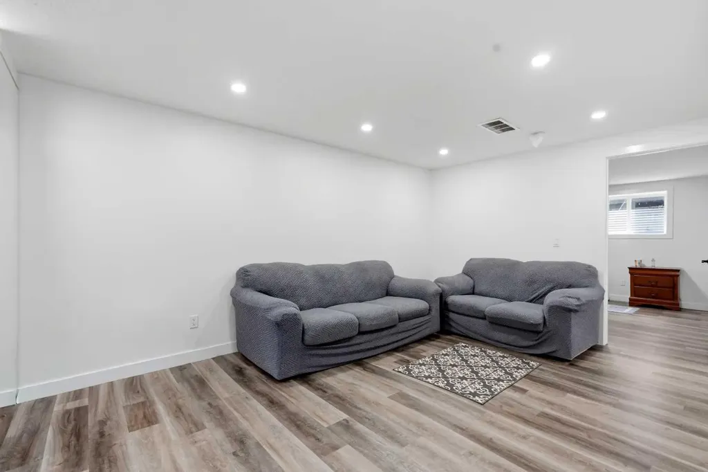 5640 Temple Drive NE Calgary AB T1Y 3Z7