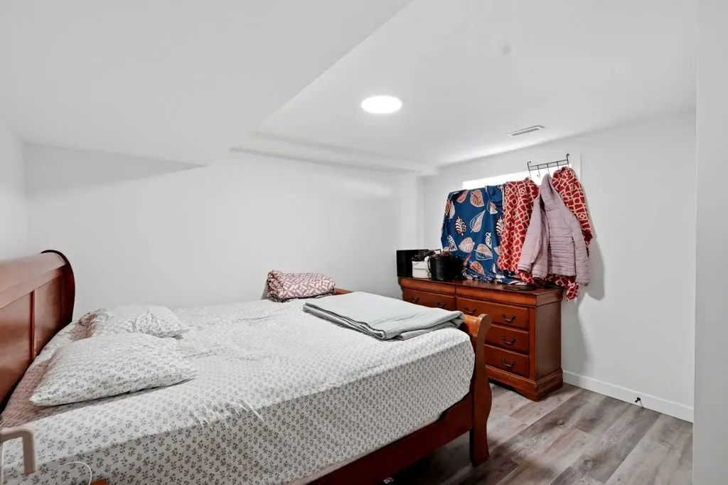 5640 Temple Drive NE Calgary AB T1Y 3Z7