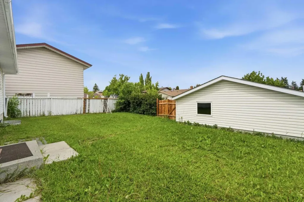 5640 Temple Drive NE Calgary AB T1Y 3Z7