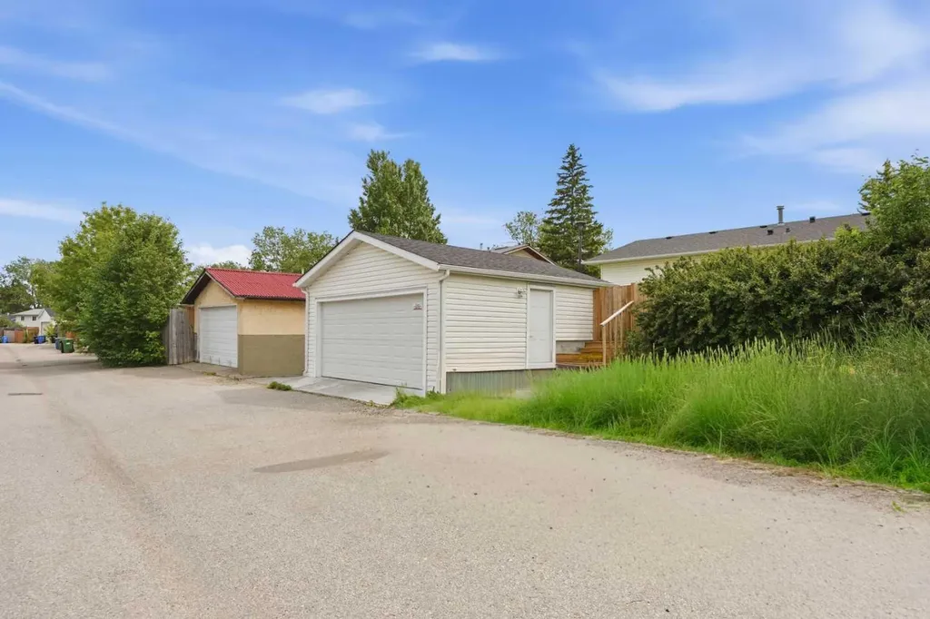 5640 Temple Drive NE Calgary AB T1Y 3Z7