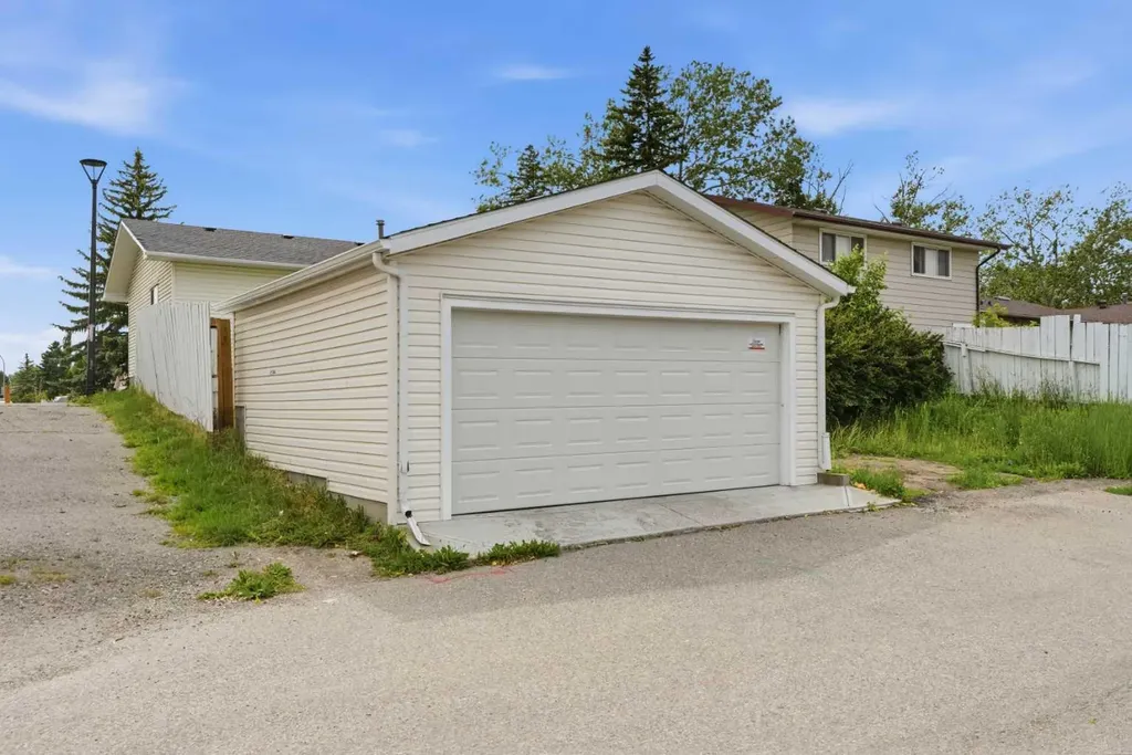 5640 Temple Drive NE Calgary AB T1Y 3Z7