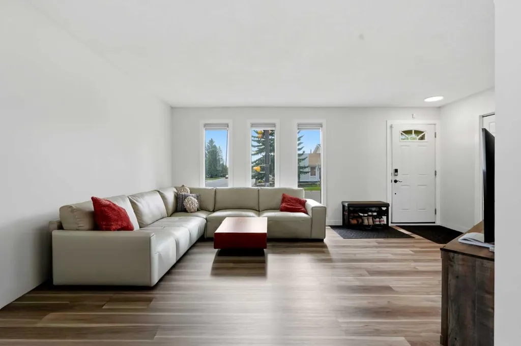 5640 Temple Drive NE Calgary AB T1Y 3Z7