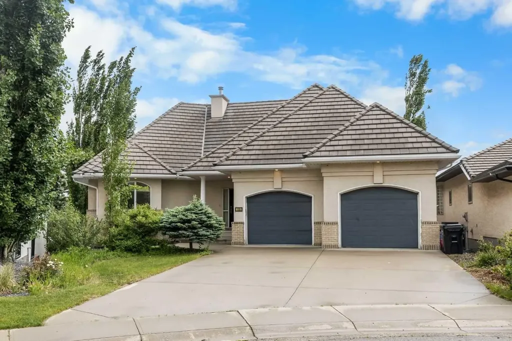 135 Hamptons Terrace NW Calgary AB T3A 5S3