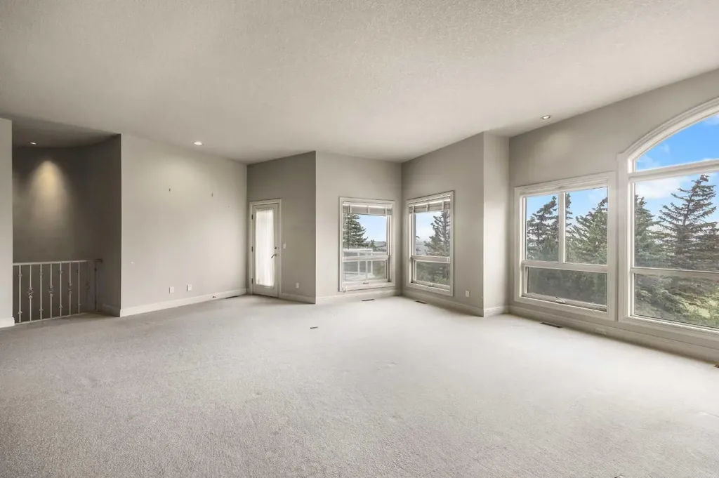135 Hamptons Terrace NW Calgary AB T3A 5S3