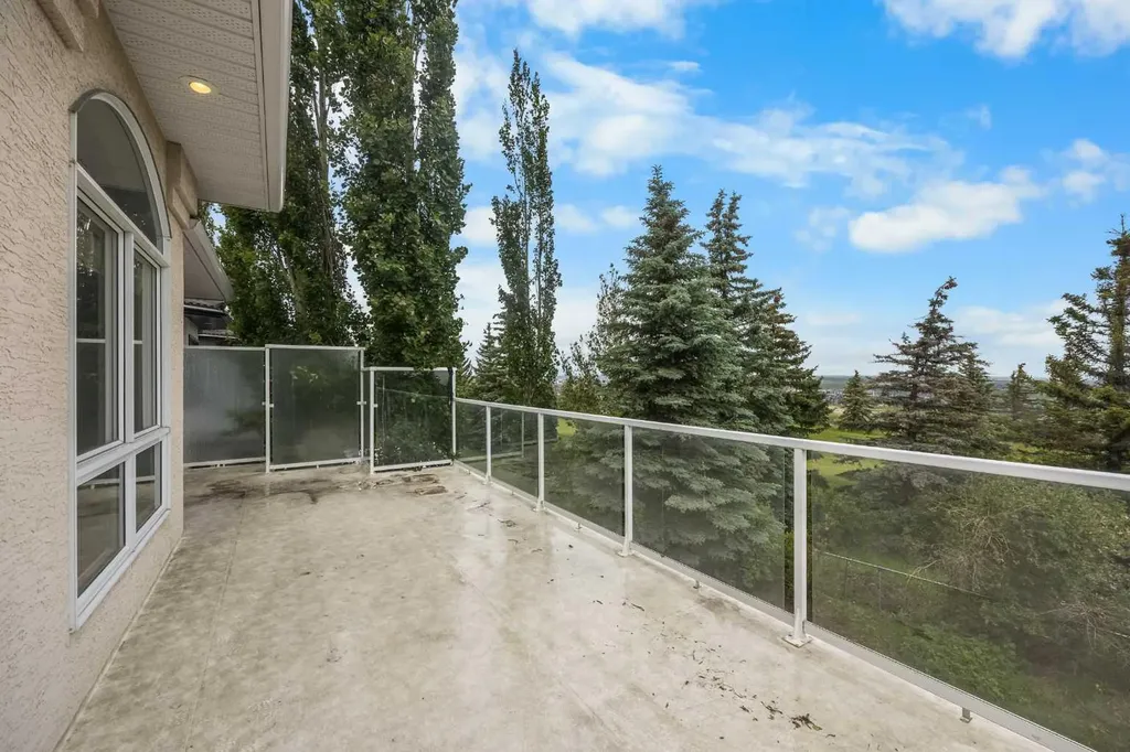 135 Hamptons Terrace NW Calgary AB T3A 5S3
