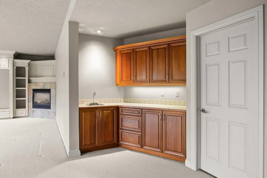 135 Hamptons Terrace NW Calgary AB T3A 5S3