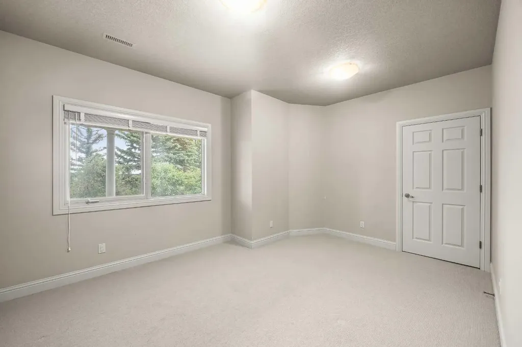 135 Hamptons Terrace NW Calgary AB T3A 5S3
