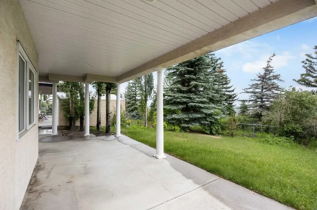 135 Hamptons Terrace NW Calgary AB T3A 5S3