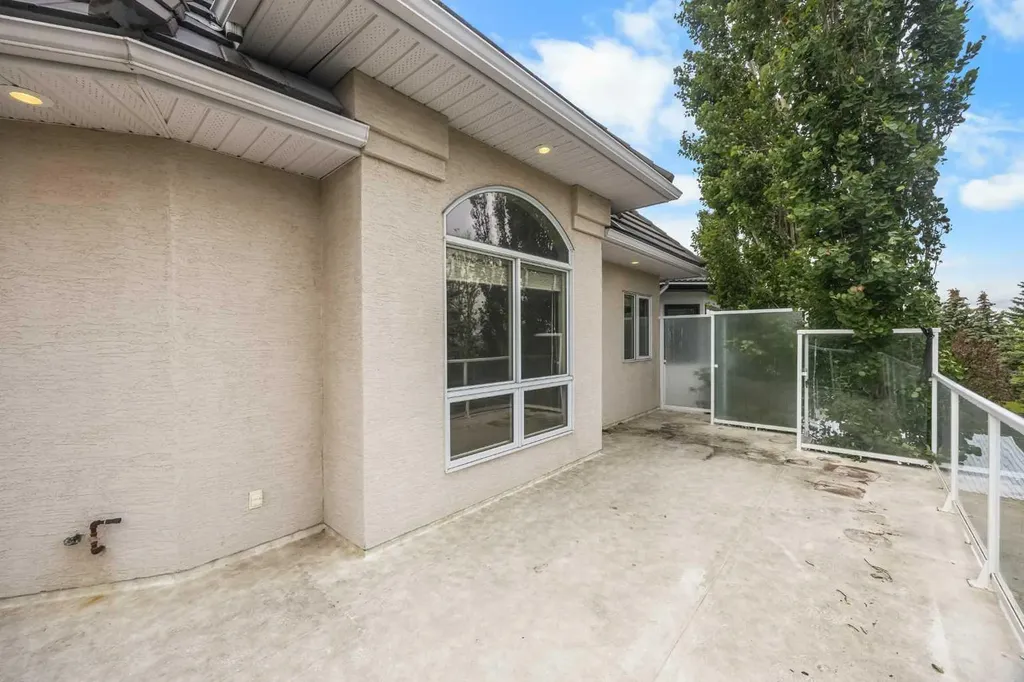 135 Hamptons Terrace NW Calgary AB T3A 5S3