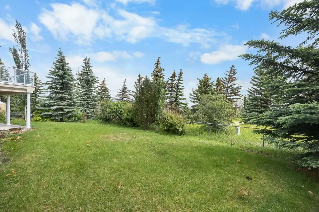 135 Hamptons Terrace NW Calgary AB T3A 5S3