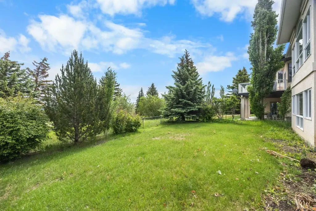 135 Hamptons Terrace NW Calgary AB T3A 5S3