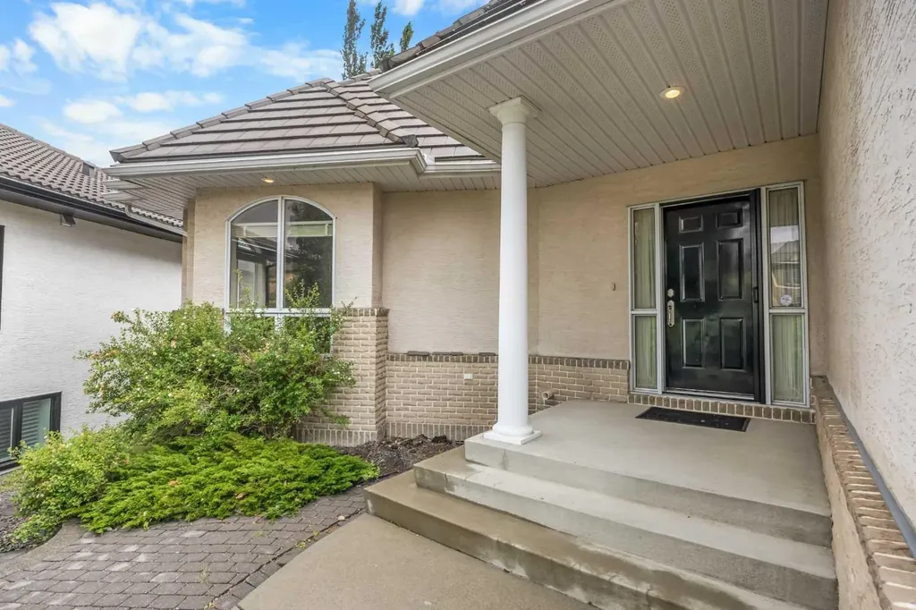 135 Hamptons Terrace NW Calgary AB T3A 5S3