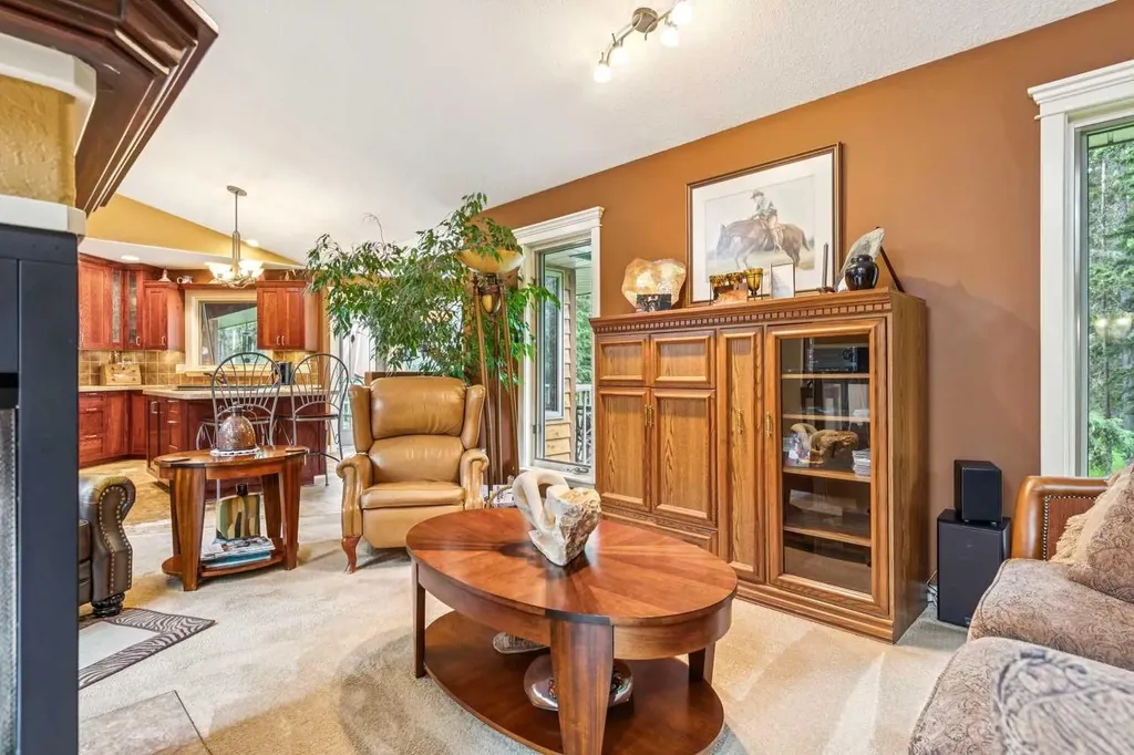 90 Hawk Eye Road Bragg Creek AB T0L 0K0