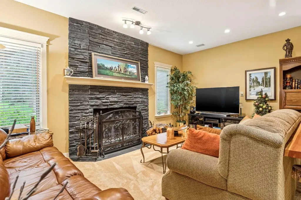 90 Hawk Eye Road Bragg Creek AB T0L 0K0