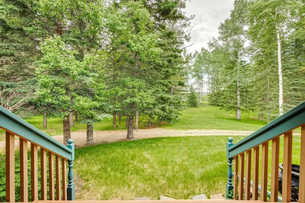 90 Hawk Eye Road Bragg Creek AB T0L 0K0