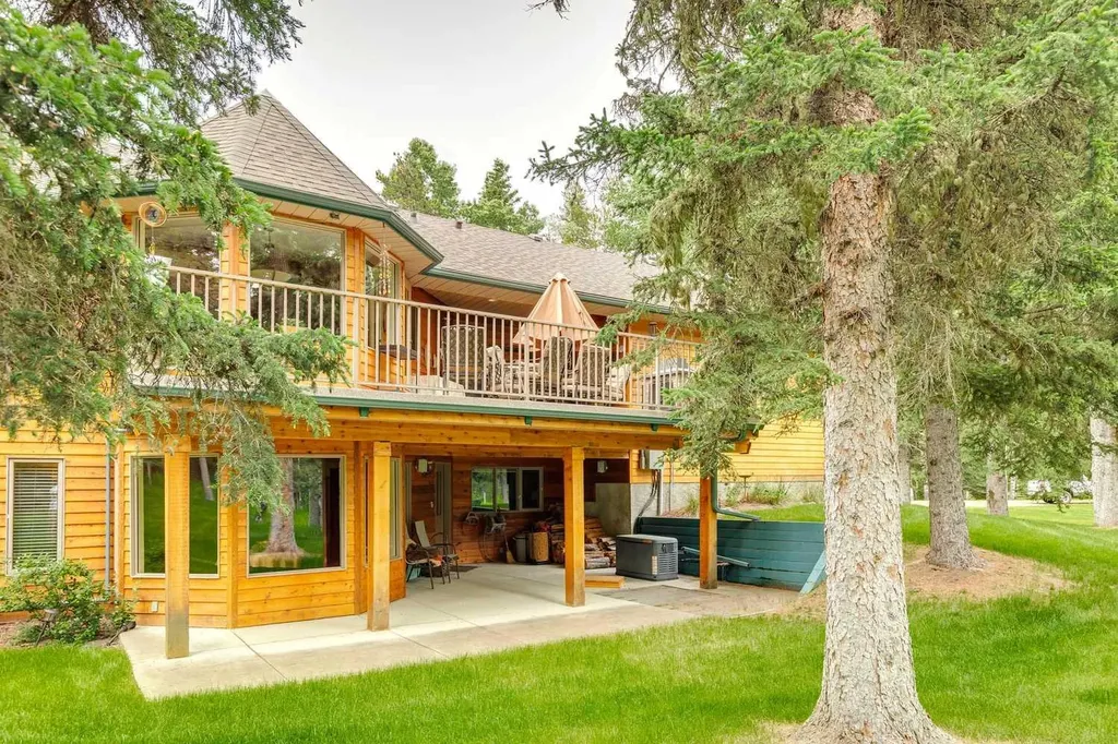 90 Hawk Eye Road Bragg Creek AB T0L 0K0
