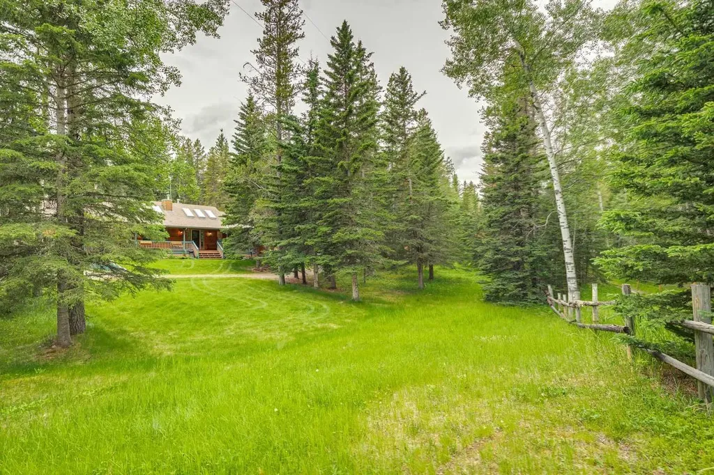 90 Hawk Eye Road Bragg Creek AB T0L 0K0