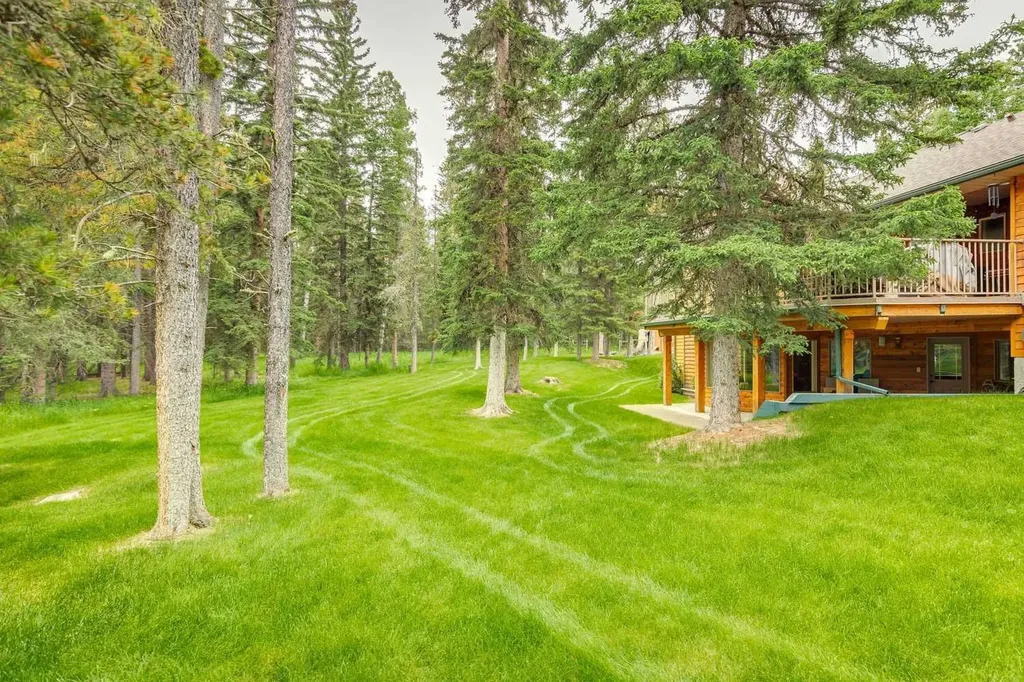 90 Hawk Eye Road Bragg Creek AB T0L 0K0