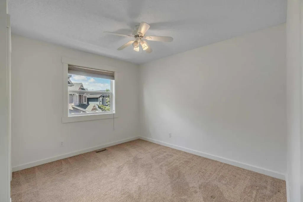 438 Sagewood Park SW Airdrie AB T4B 3A9
