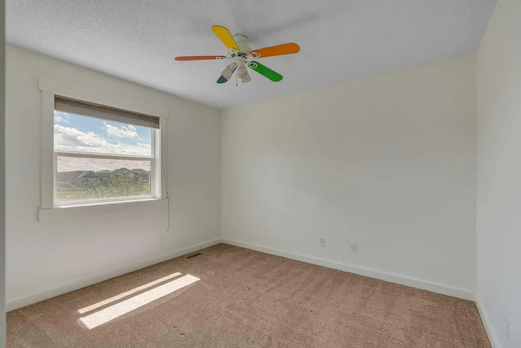 438 Sagewood Park SW Airdrie AB T4B 3A9