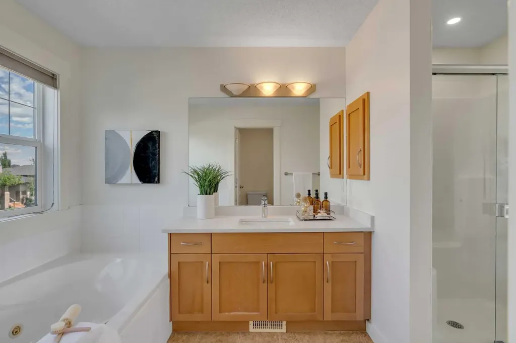 438 Sagewood Park SW Airdrie AB T4B 3A9