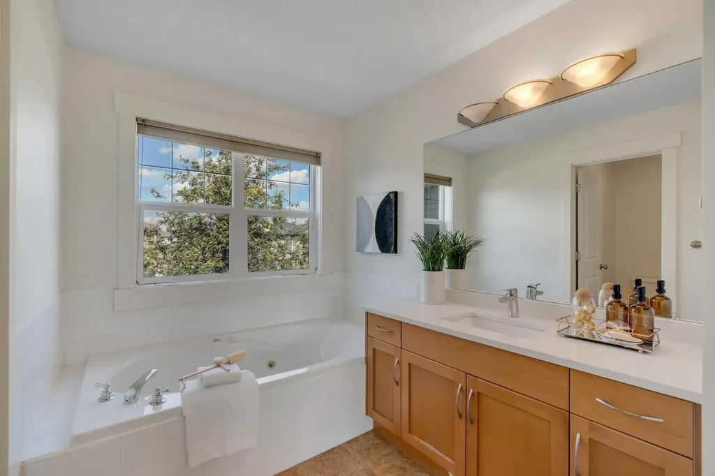 438 Sagewood Park SW Airdrie AB T4B 3A9