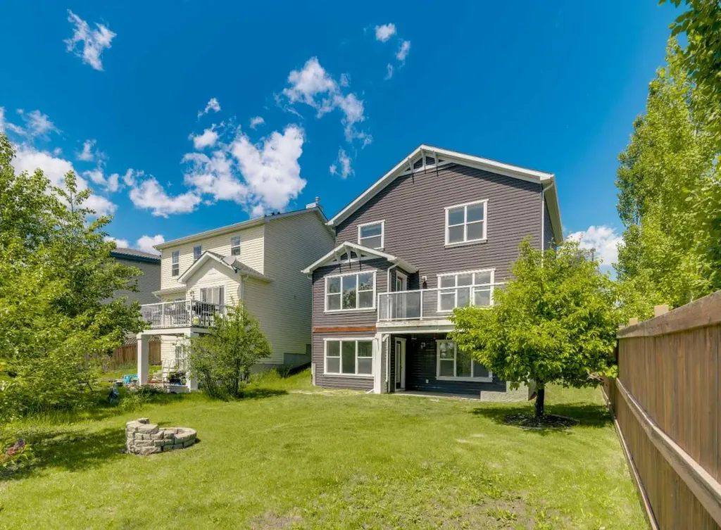 438 Sagewood Park SW Airdrie AB T4B 3A9