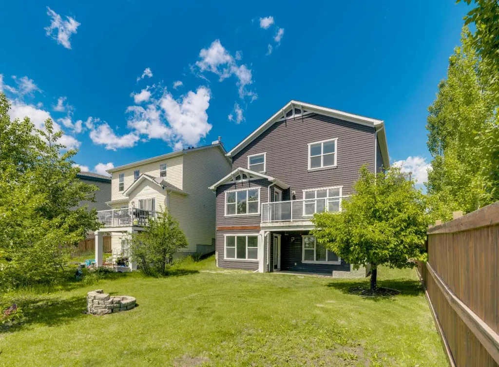 438 Sagewood Park SW Airdrie AB T4B 3A9