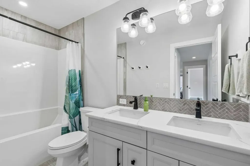 60 Auburn Shores Lane SE Calgary AB T3M 2G1