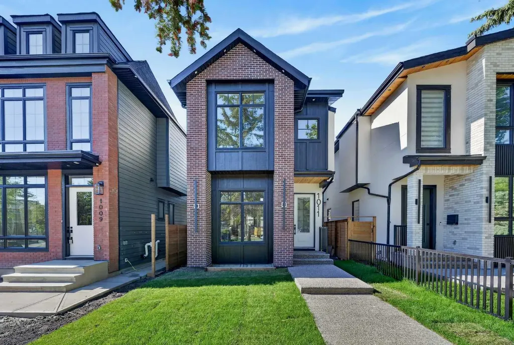 1011 18 Avenue NW Calgary AB T2M 0V8