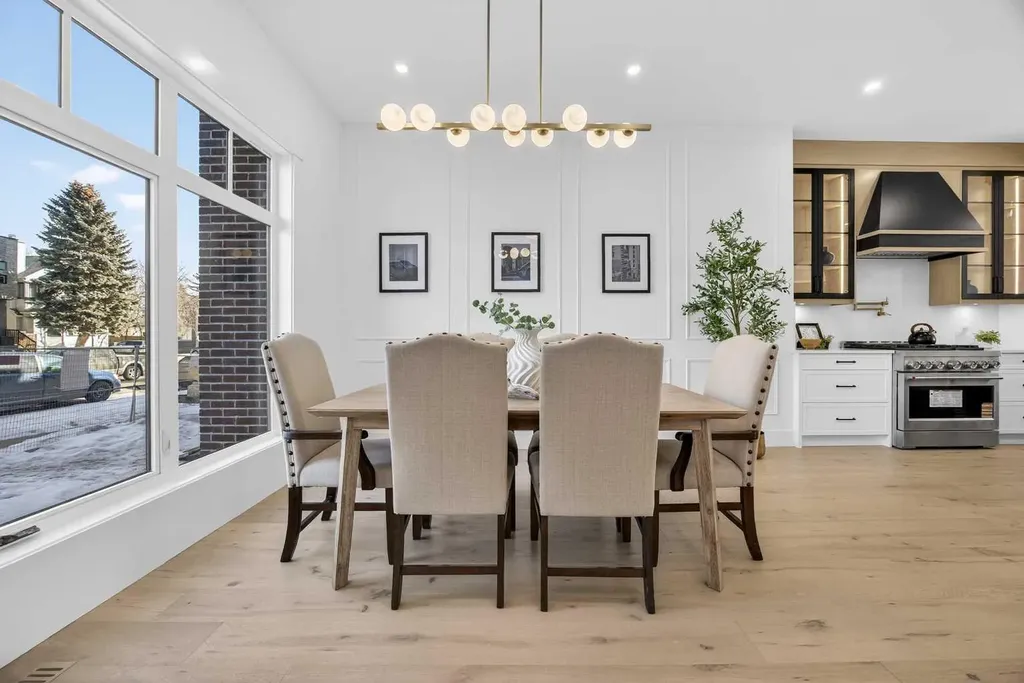 1011 18 Avenue NW Calgary AB T2M 0V8