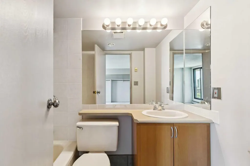 215 14 Avenue SW Calgary AB T2R0M2