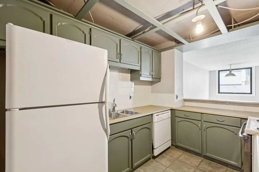 215 14 Avenue SW Calgary AB T2R0M2