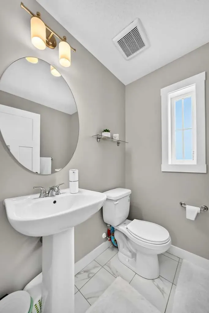 905 Livingston Way NE Calgary AB T3P 1L2