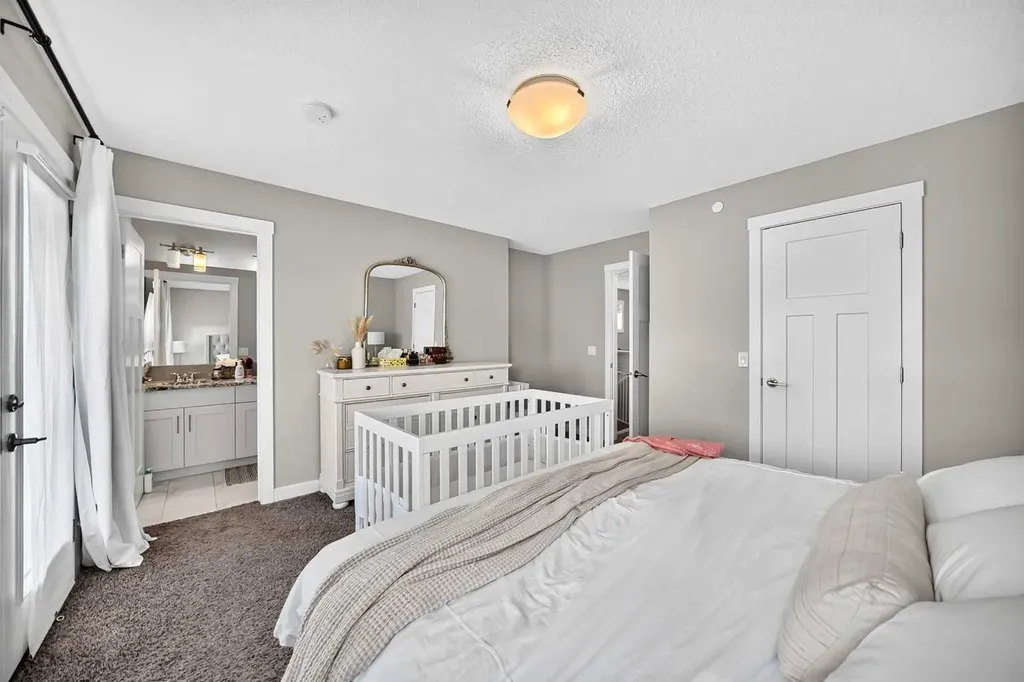 905 Livingston Way NE Calgary AB T3P 1L2