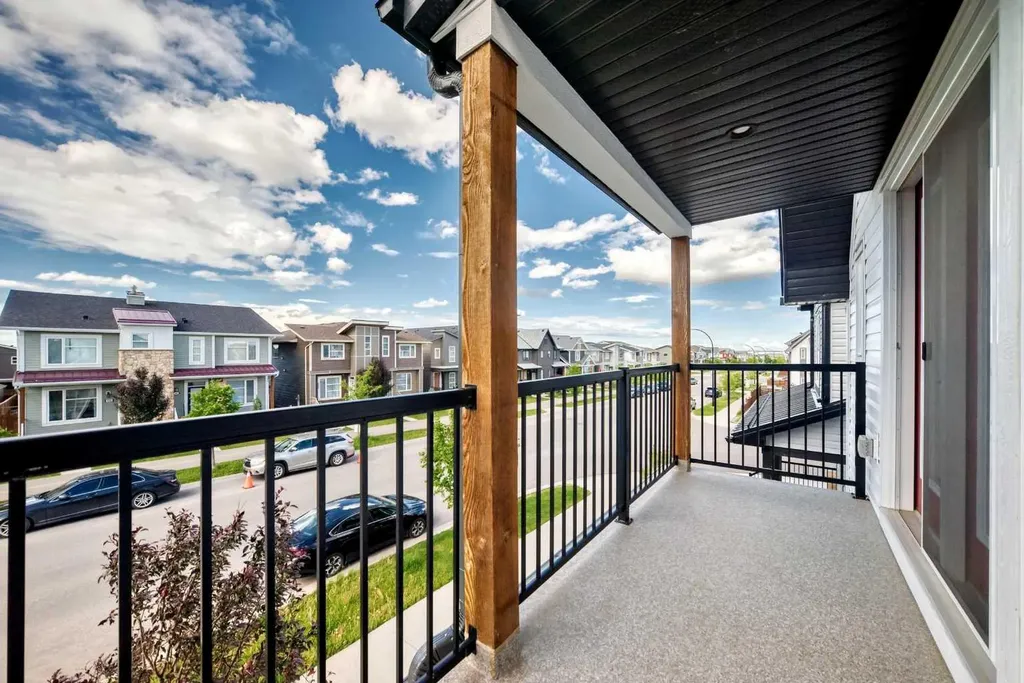 905 Livingston Way NE Calgary AB T3P 1L2