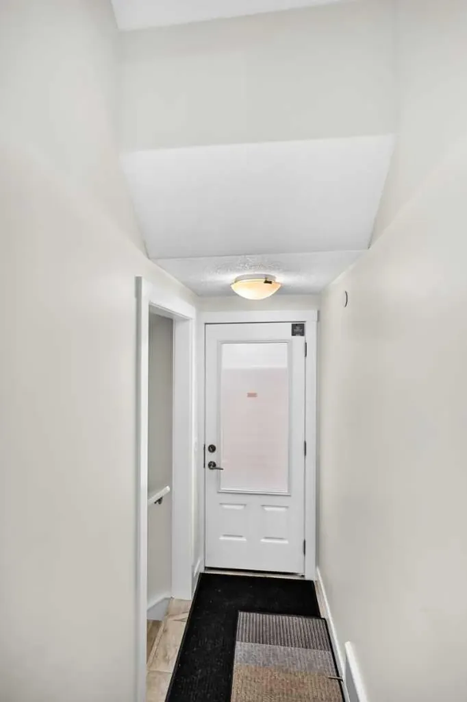 905 Livingston Way NE Calgary AB T3P 1L2