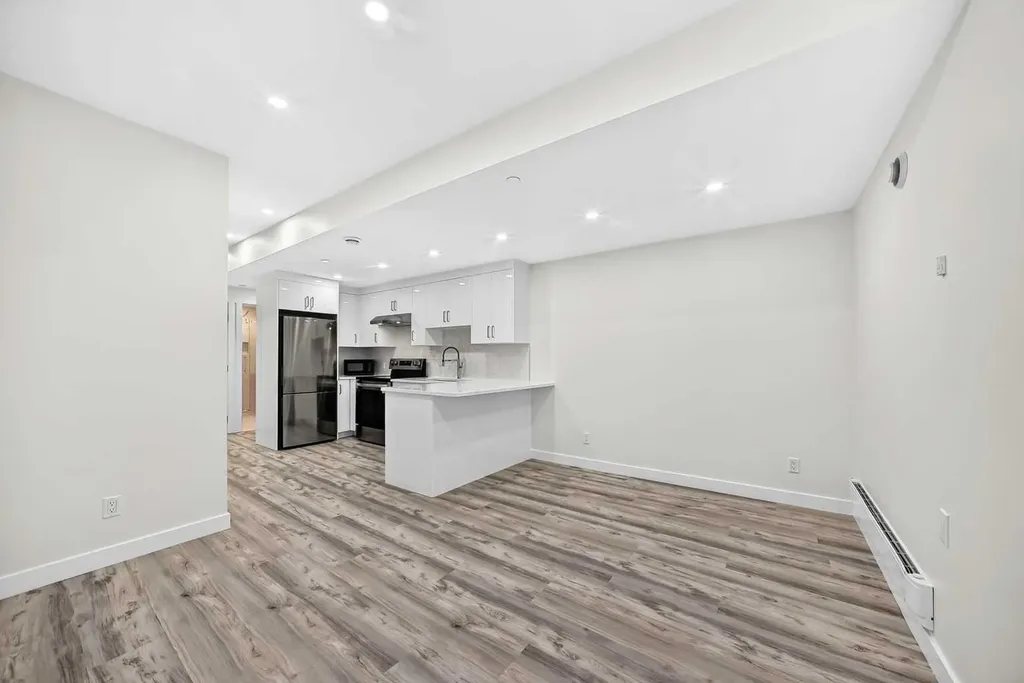 905 Livingston Way NE Calgary AB T3P 1L2